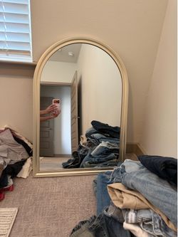 Gold mirror