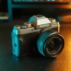 Fujifilm X-T100 Mirrorless Camera - Mint Condition (Dark Silver/Black)