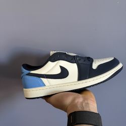 Jordan 1 low “obsidian” unc