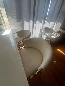 2x White comfortable Cushioned Chairs