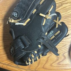 Baseball Glove (RawLings)