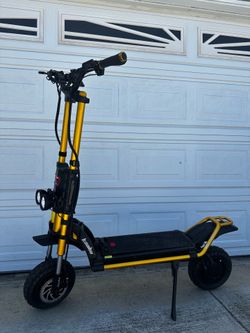 Brand new Kaabo Wolf King GTR Top speed 65Mph , Long range 112Miles