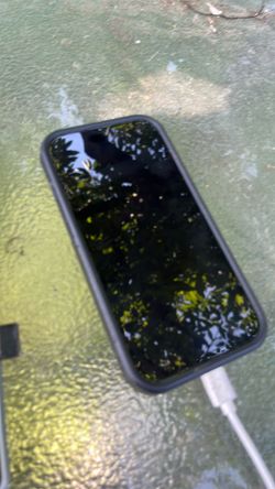iPhone 15 lock