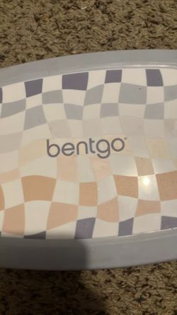 Plastic lunchbox