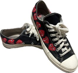 Comme des Garçons PLAY x Converse Low-Top Sneakers