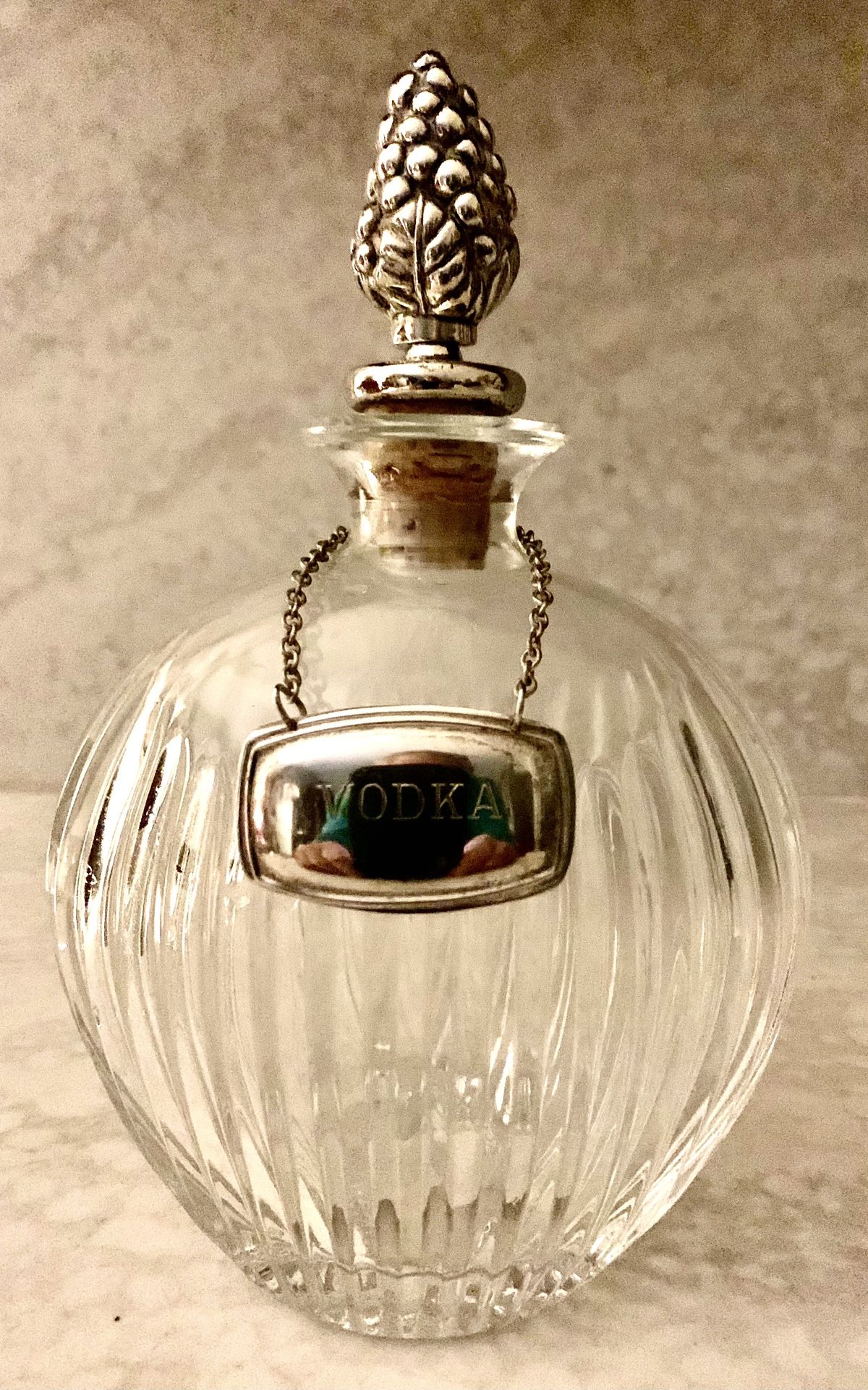 Mikasa Diamond Fire Decanter With silver plated decanter label and grape Stopper