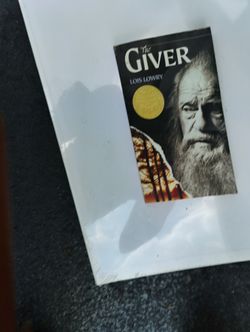The Giver By Lois Lowry Paper Back 