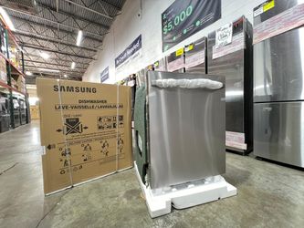 Brand New Smart Home Dishwasher with Third Rack - Warranty