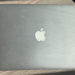 MacBook Air (13-inch, 2017)