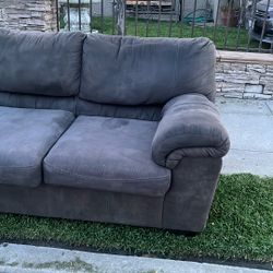 Free Couch 