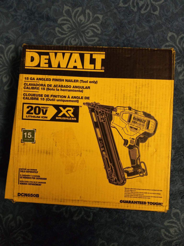 DEWALT 20-Volt MAX XR Lithium-Ion Cordless 15-Gauge Angled Finish Nailer  (Tool-Only) for Sale in Oxnard, CA OfferUp