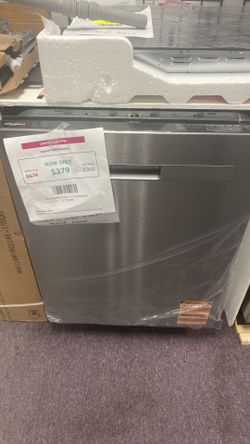 Whirlpool  1 year warranty 24” fingerprint resistant stainless steel top control dishwasher