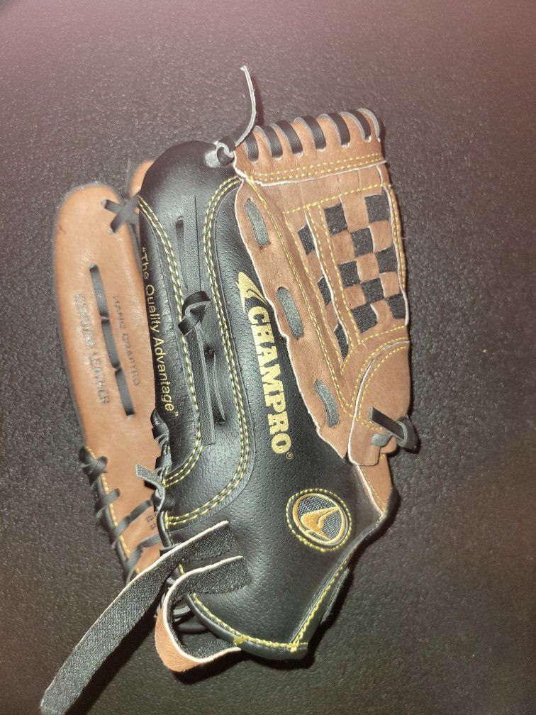 Champro MVP07-12 / MVP-770 Baseball Glove (Right Hand)