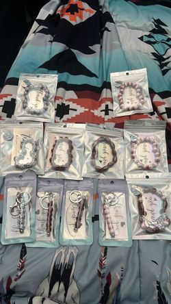 Custom Sports Bracelets, Wristlets & Keychains – Multiple Teams Available (PRICES IN DESCRIPTION)