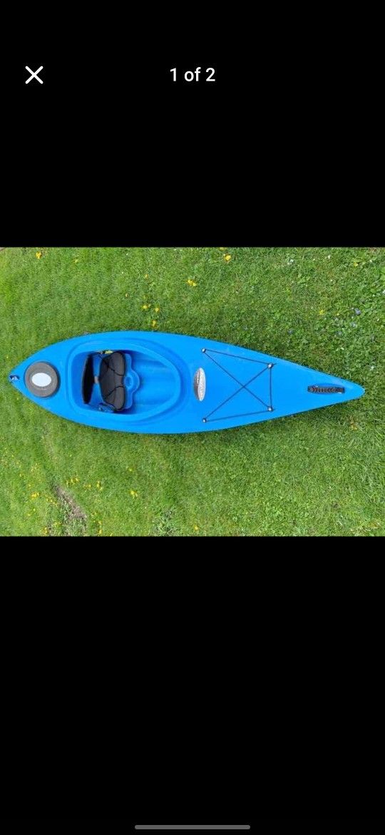 Future Beach Fusion 124 Kayak With Paddle And Destress Whistle