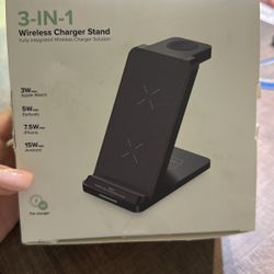 3 In 1 Wireless Charger Stand. AUKUSE Iphone And Apple Watch