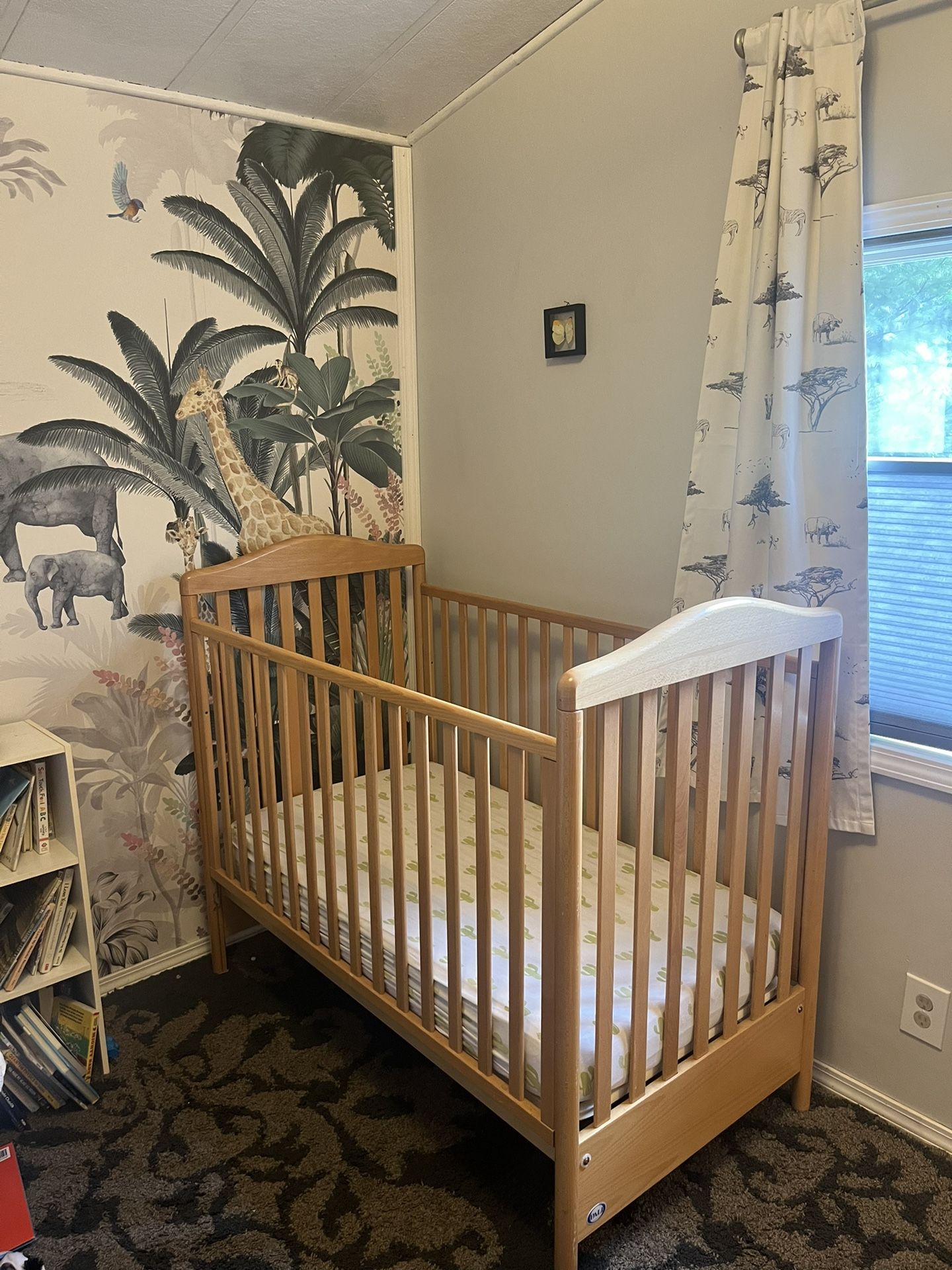 Pali Crib And Changing Table Nursery furniture Decor