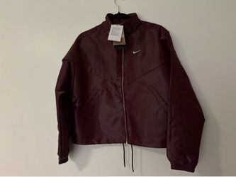 Nike Women's Sportswear Windrunner Shine Polyester Jacket