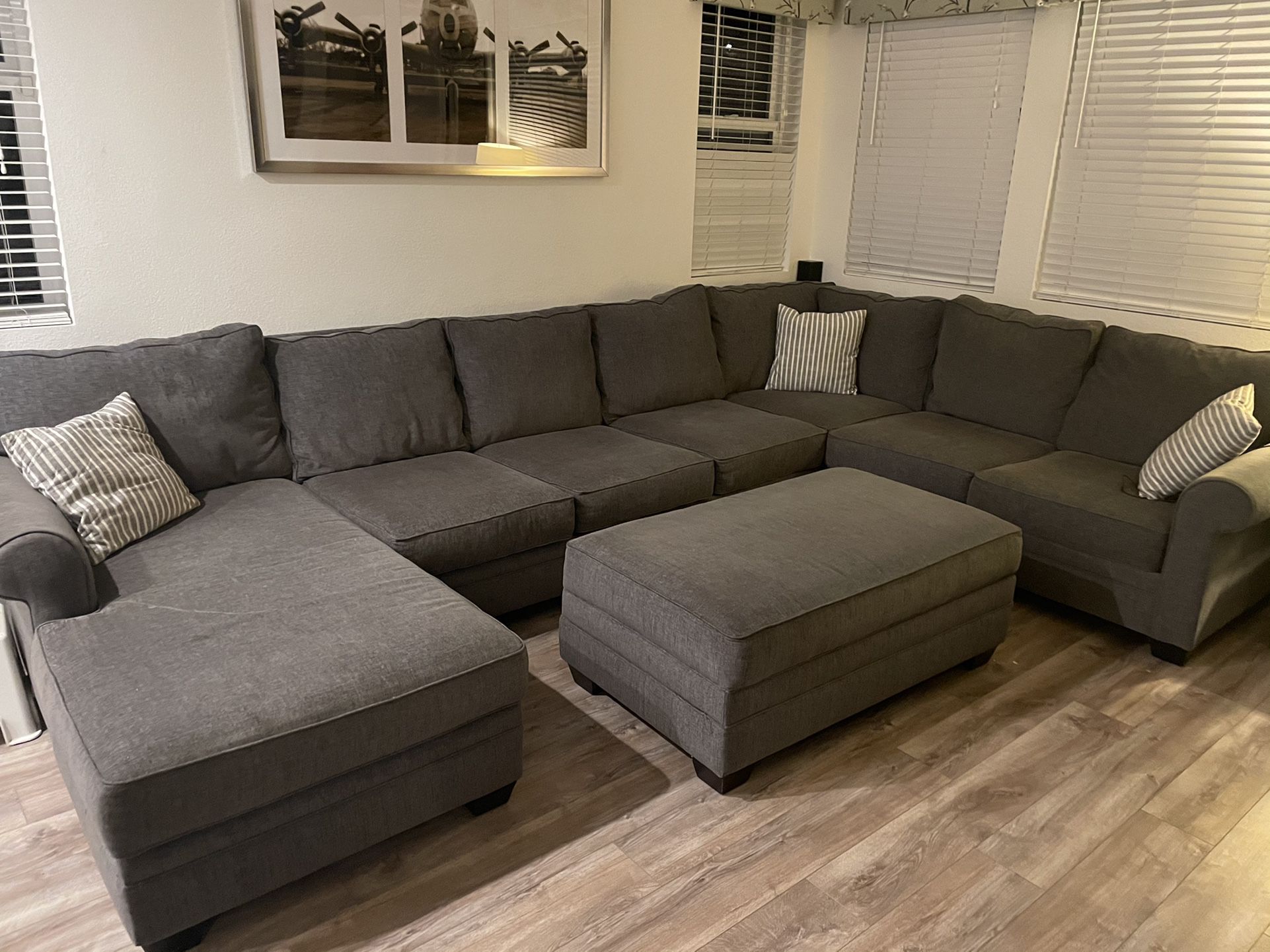 Oversize Couch & Ottoman