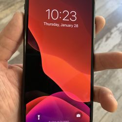 iPhone X UNLOCKED FOR ANY CARRIER W/Charger