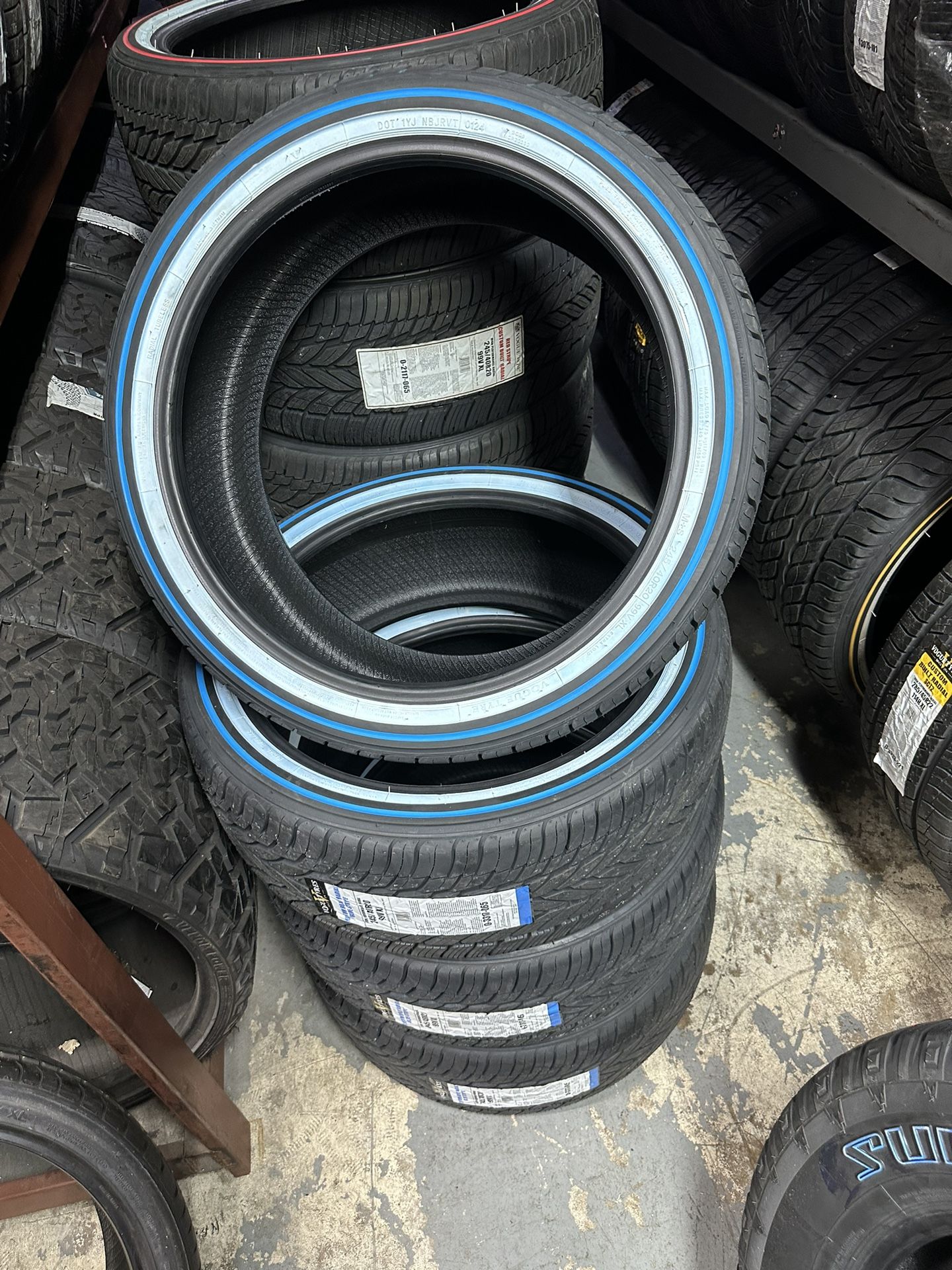 245/40/20 Vogue Blue Line
