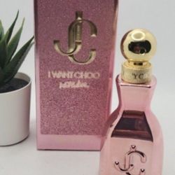 Jimmy Choo
 
I Want Choo With Love Eau de Parfum

1.3 fl  (2 available)
