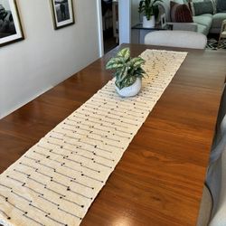 World market Table Runner