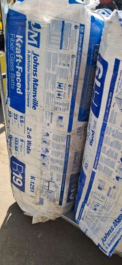 Johns Manville R-19 Kraft-Faced Fiberglass Insulation Batts