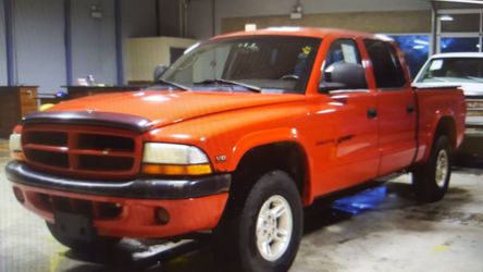 2000 Dodge Dakota 4dr Sport Plus 4WD Crew Cab SB