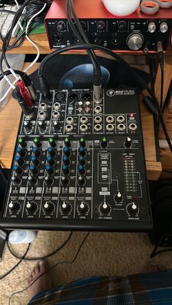 Mackie 802VLZ4, 8-channel Ultra Compact Mixer with High Quality Onyx Preamps missing power adapter