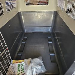 Extra Large Dog Animal Kennel Airline Certified Brand New