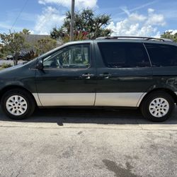 2000 Toyota Sienna