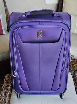 Travelpro 22" Carry-on Luggage