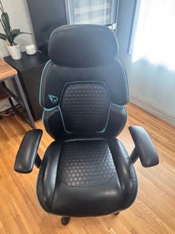 Gaming Chair – Excellent Condition – $100 OBO