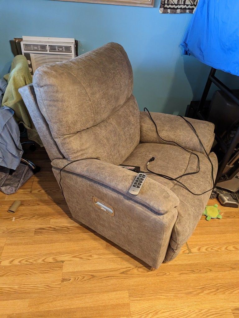 Lazy Boy Recliner With Remote for Sale in Mesa, AZ OfferUp