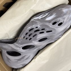 Adidas Yeezy Foam RNR MX Granite Size 10