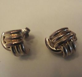 VINTAGE CLIP EARRINGS