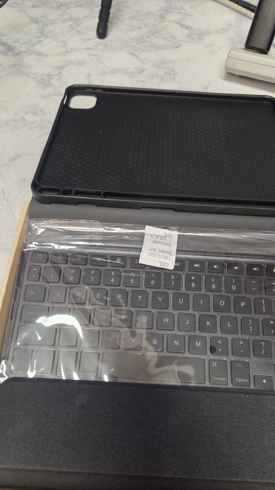 Multi-Function Keyboard with Touchpad - ipad 11,5"