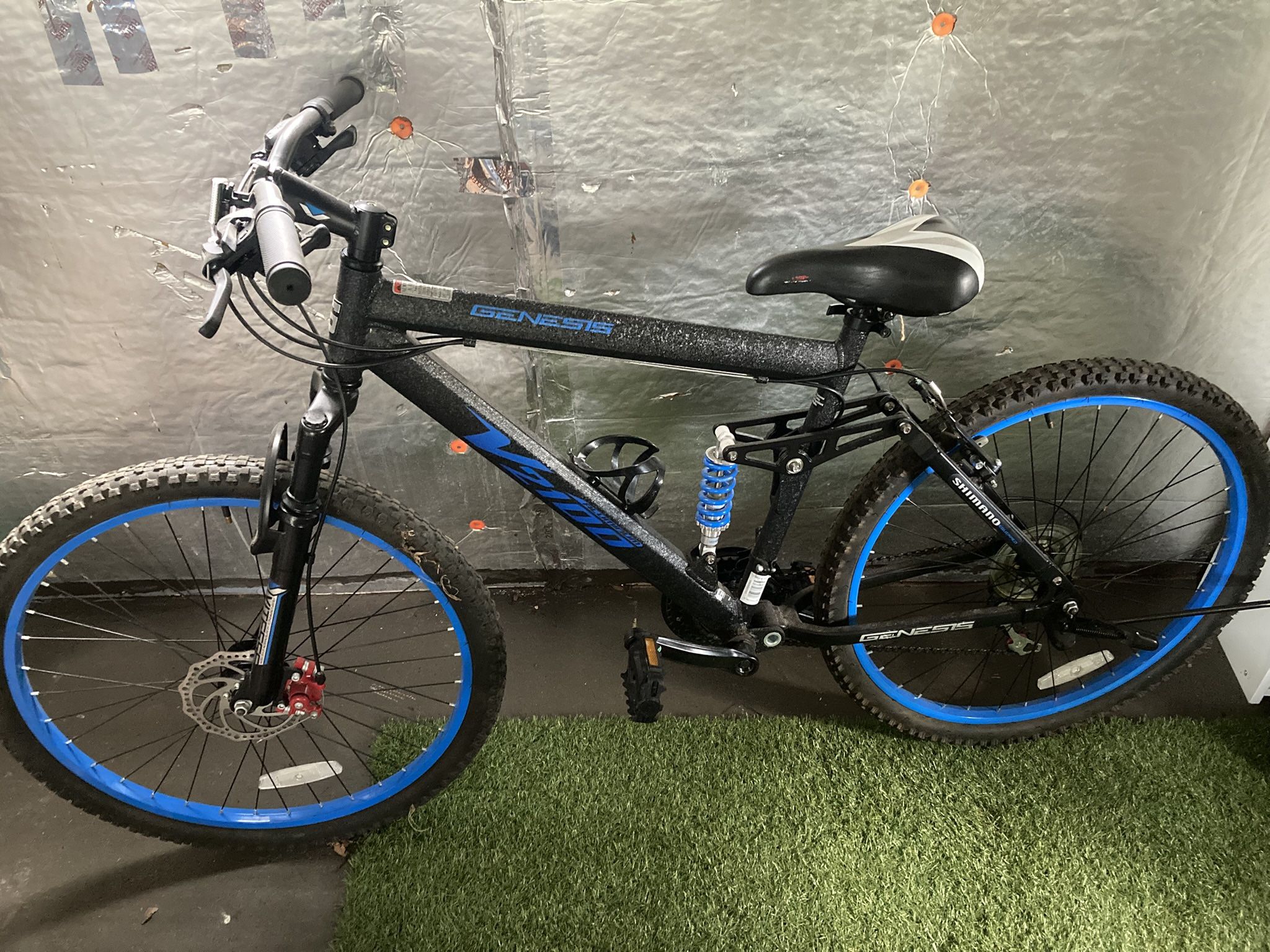 Mountain Bike Excellent Like New Condition 