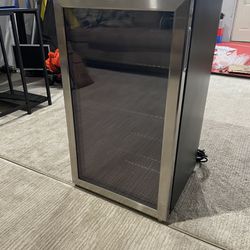 hOmeLabs Beverage Refrigerator and Cooler - 120 Can Mini Fridge with Glass Door