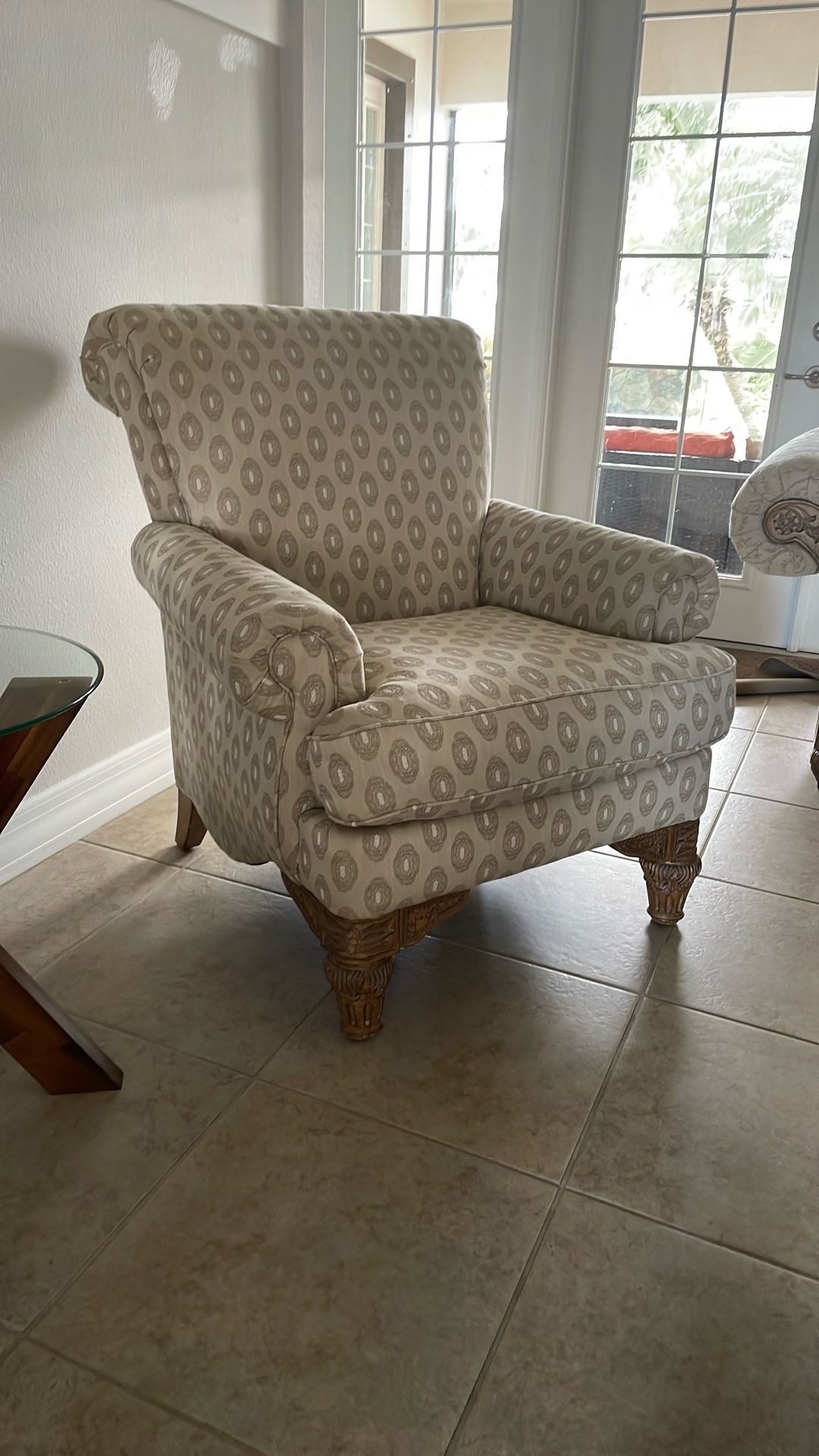 Accent chair