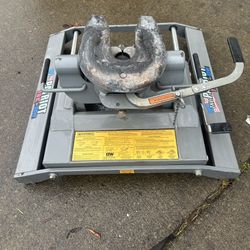 18k B&W Patriot slider 5th Wheel Hitch