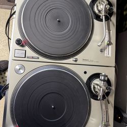 Super Clean- Technics MK5’s & Pioneer S9 Pro Mixer!!