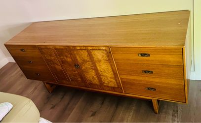 Mid-Century Modern Walnut Credenza Sideboard