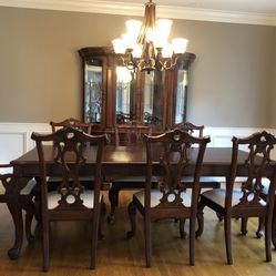 Havertys Quality Dining Set And China Cabinet 