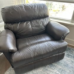 Couch and single seat reclining