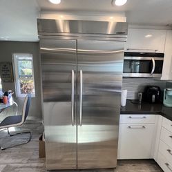 Kitchen Aid Refrigerator And Freezer
