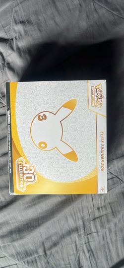Pokemon 30th anniversary elite trainer box