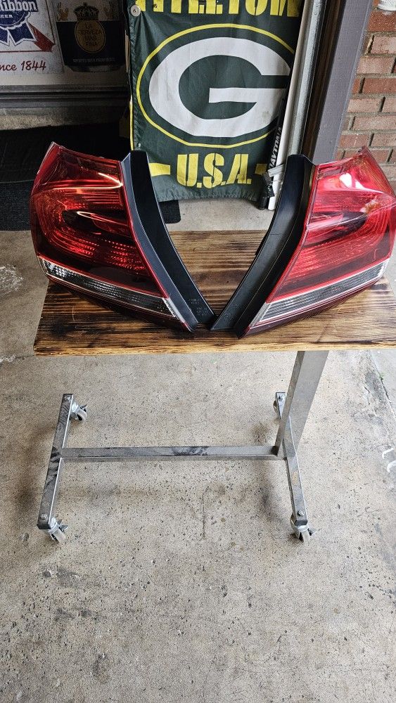 Complete Honda Civic Rear Tail Lights 