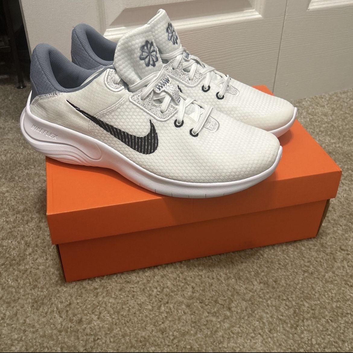 Nike Flex Runners SIZE 11.5